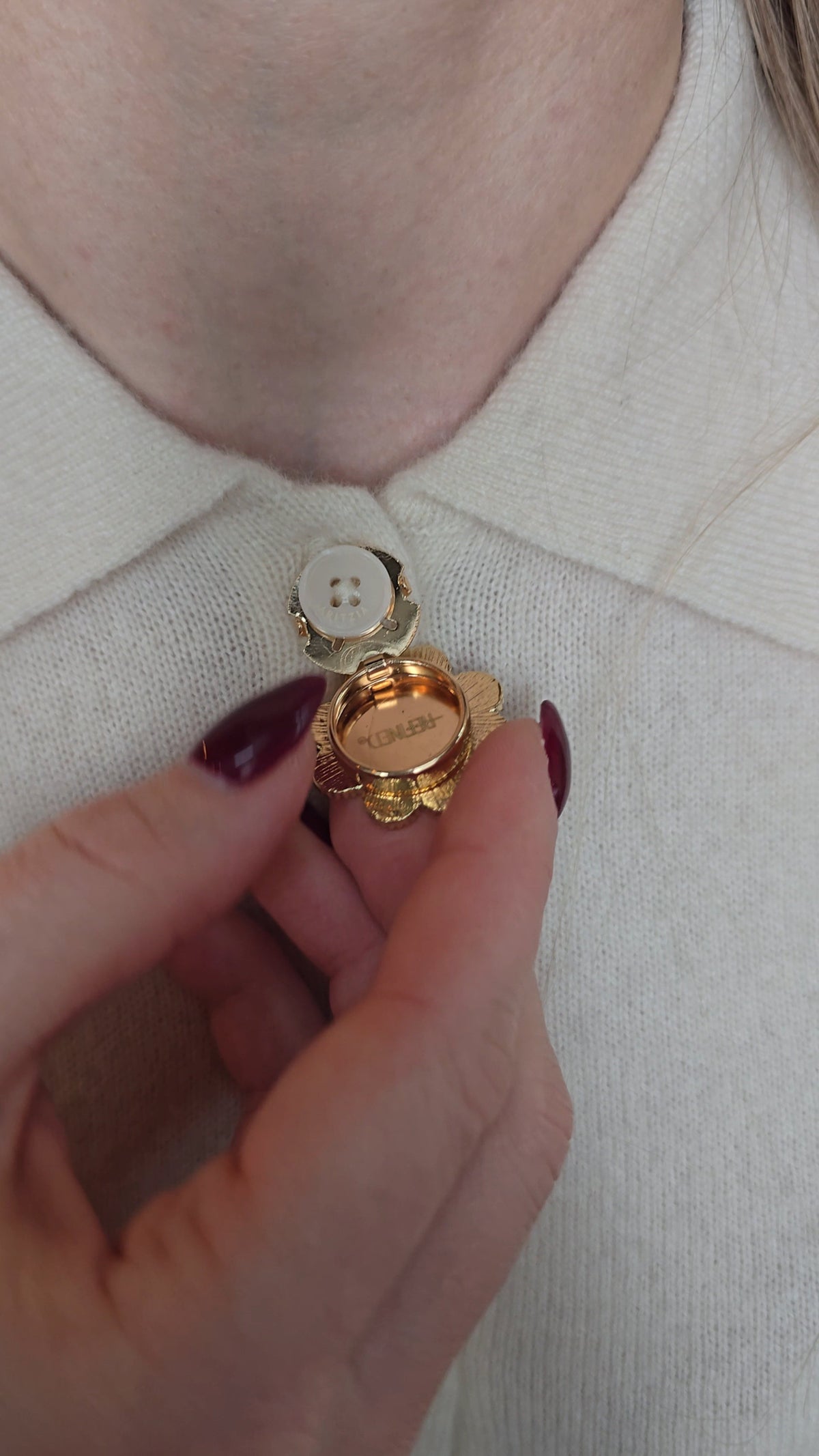 Button Covers vs. Cufflinks: What’s the Difference?